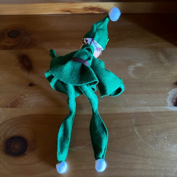 Collectible Annalee Green 2017 Posable Mischievous Elf 17 inches - Picture 5 of 13